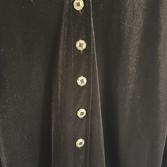 Harve Benard Women’s Black Velvet Button-Down Long Sleeve Blouse Size Large - Picture 5 of 11